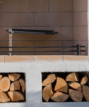 Vedstopp och grillgaller till Isokern Garden L murad utekamin / öppen spis